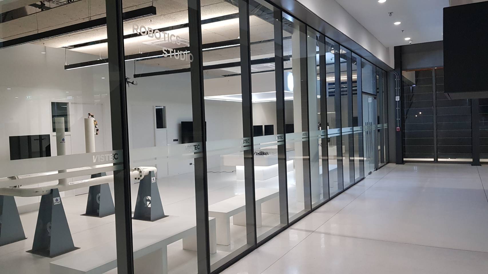 ROBOTICS STUDIO – BRAIN VISTEC