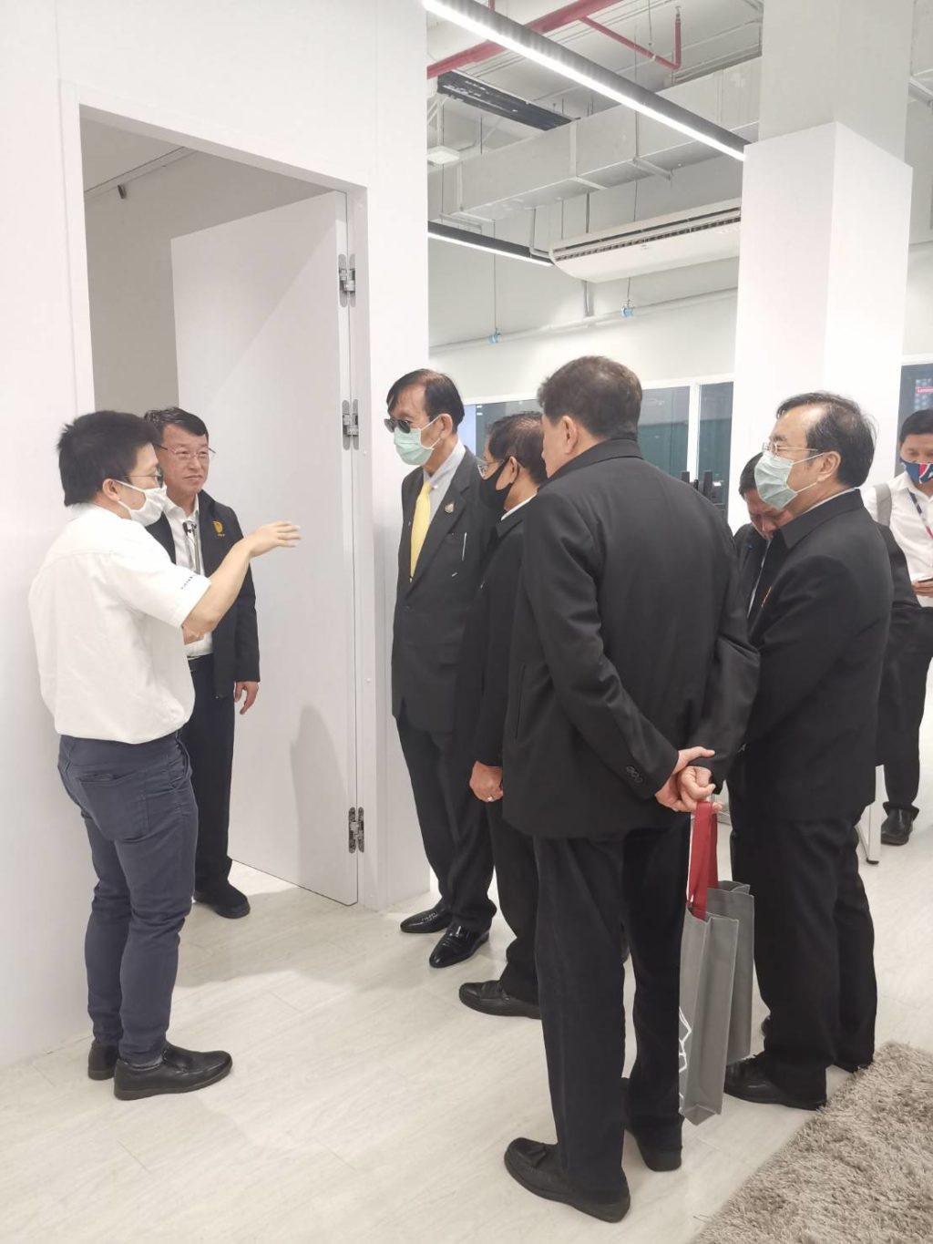 Office of The National Broadcasting and Telecommunications Commission (NBTC) visits BRAIN lab