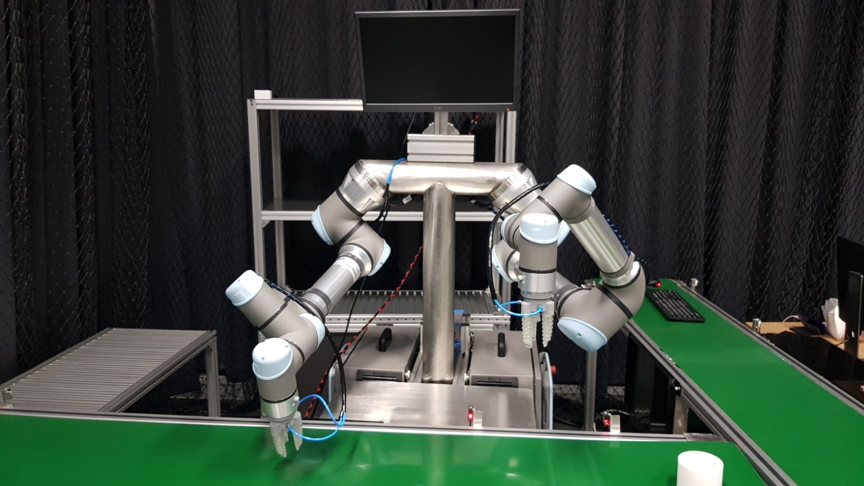 Dual-arm robot